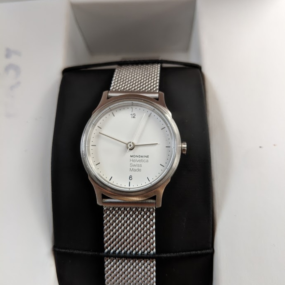 MONDAINE Helvetica No1 Light 26mm Brushed (MH1.L11